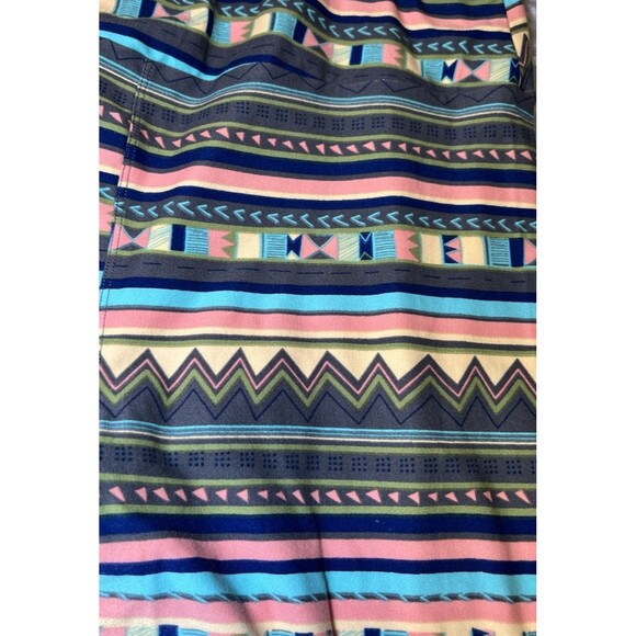 LuLaRoe Leggings Womens Size T/C Aztec Pattern Multicolor Tall Curvy Stretch - Picture 3 of 10